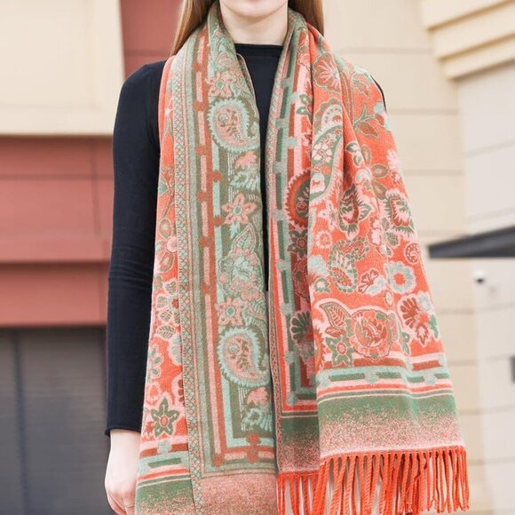 Luxurious Jacquard Scarf: Cozy Vintage Paisley Wrap for Winter Elegance - Picture 2 of 9